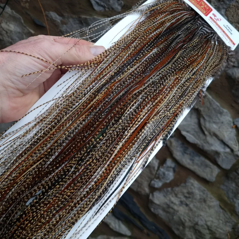 フライマテリアル ハックルWhiting Rooster Saddle Cree Whiting PRO- Grade Dry Fly Rooster Saddle in Cree F