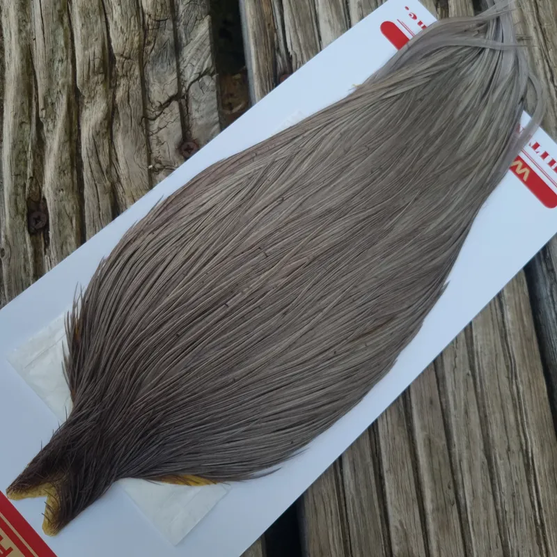 Whiting Commercial Grade Dry Fly Cape in White dyed Medium Dun A-4