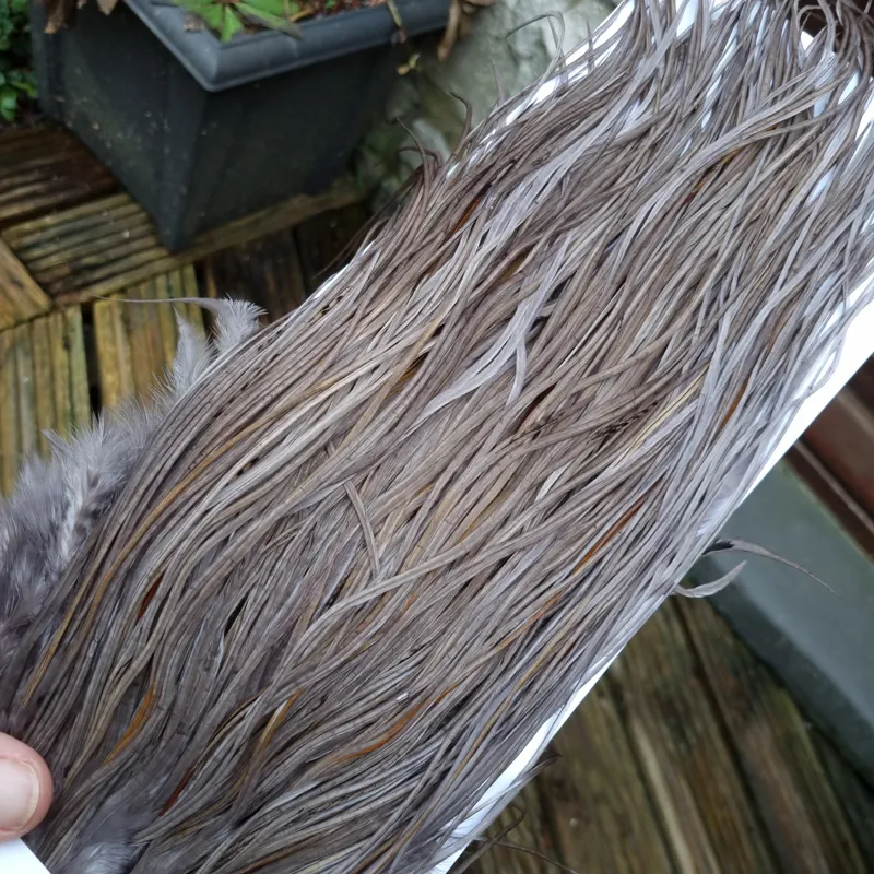 Whiting PRO-GRADE Dry Fly Rooster Saddle in Dark Dun A Approx tying sizes 10/12/14/16-5