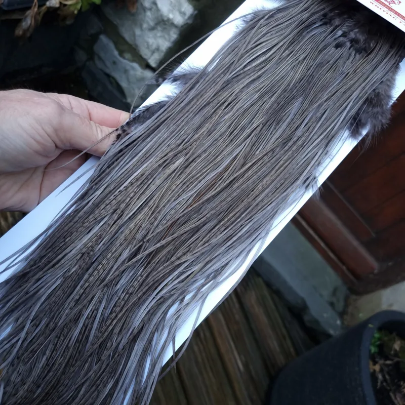 Whiting PRO-GRADE Dry Fly Rooster Saddle in Dark Dun B Approx Tying Sizes some 12's and stuffed with 14/16 and a few going smaller-4