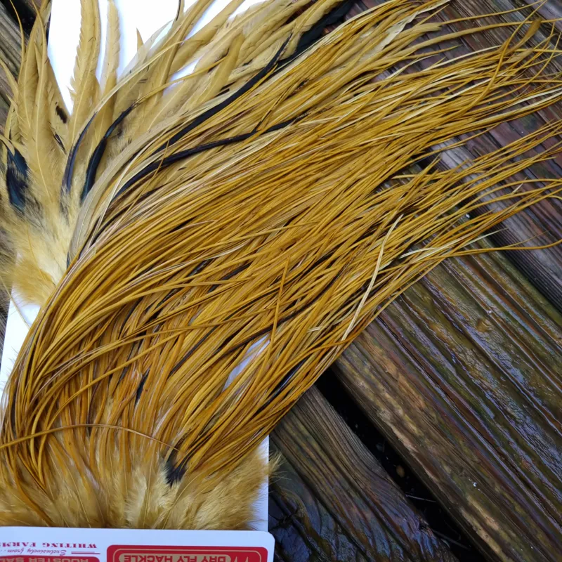 Whiting PRO-GRADE Dry Fly Rooster Saddle in White Dyed Golden Olive B Tying Approx 14/16/18