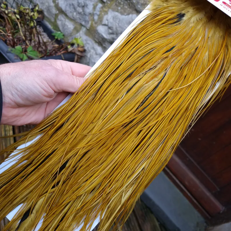 Whiting PRO-GRADE Dry Fly Rooster Saddle in White Dyed Golden Olive B Tying Approx 14/16/18-4