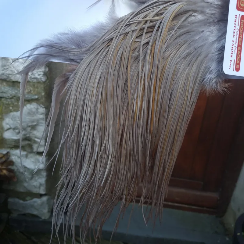 Whiting PRO-GRADE Dry Fly Rooster Saddle in Medium Dun B Approx Tying Sizes 12 14 16-1