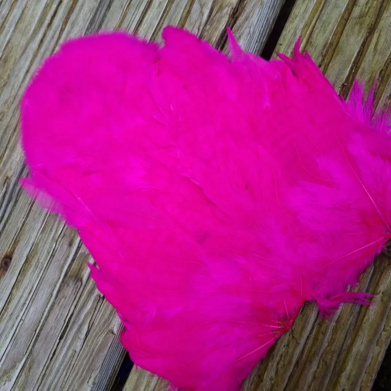 Whiting Rooster Soft Hackle with Chickabou in White dyed Magenta-3