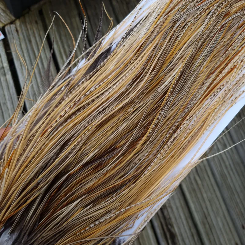 Whiting Pro-Grade Midge Rooster Saddle in Unique Variant B Ivory/Light Ginger/Golden Straw/Golden Badger/Silver Badger/ Brassy Badger/Grizzly/Salt and Pepper/Furnace Approx tying size 18/20/22/24 and out of sight